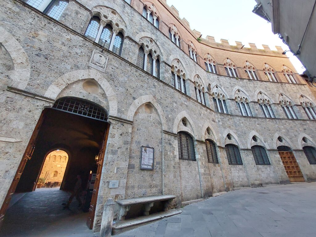 audioguida Palazzo Chigi Saracini