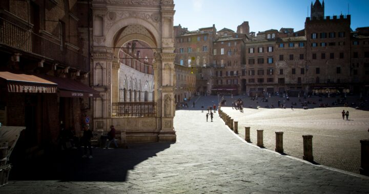 Siena La cappella di Piazza